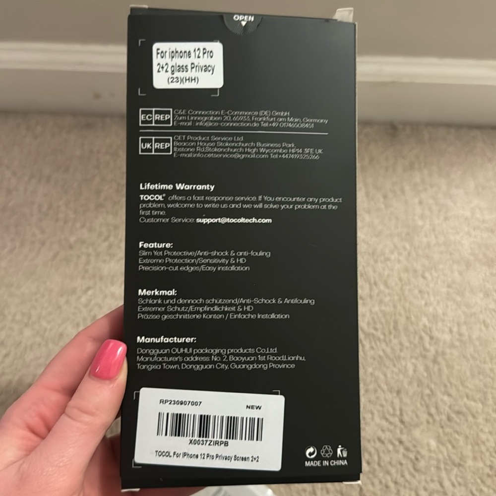 Amazon iPhone 12 Pro Privacy Screen Protector (1)